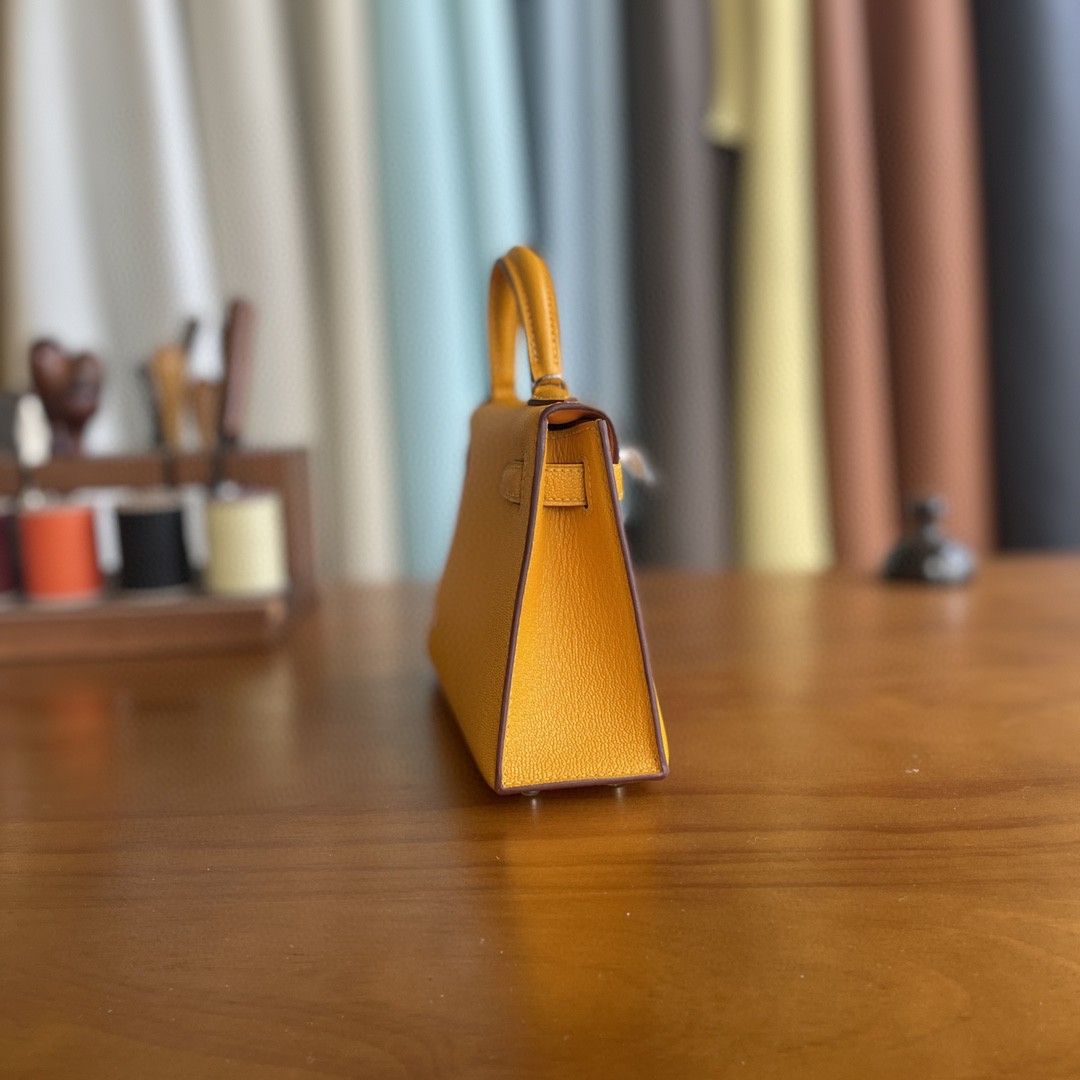 Hermès（爱马仕）mini kelly 迷你凯莉 山羊皮 9v 太阳黄 银扣 19cm