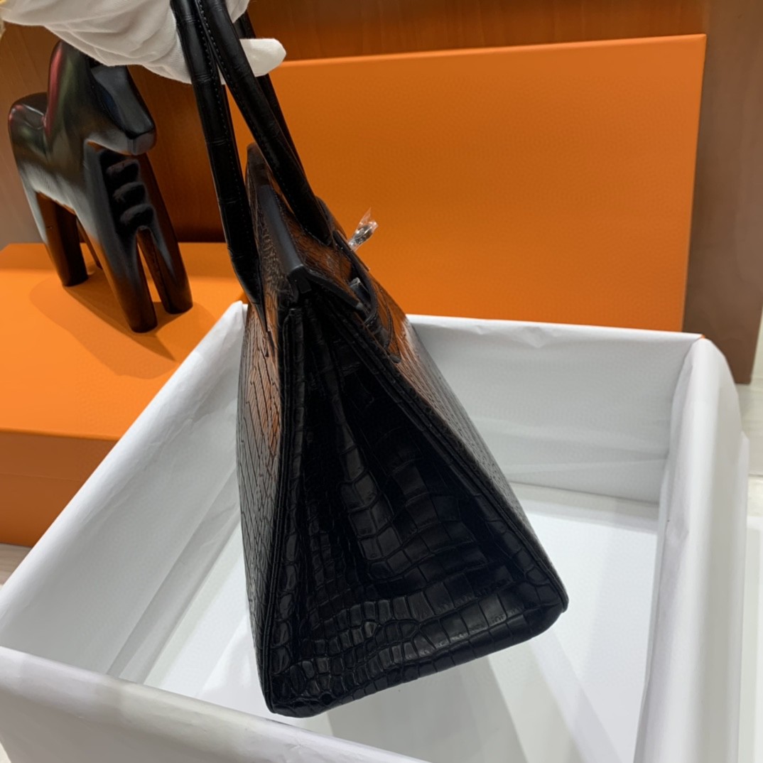 Hermès（爱马仕）Birkin 铂金包 雾面湾鳄 黑色 银扣 30cm