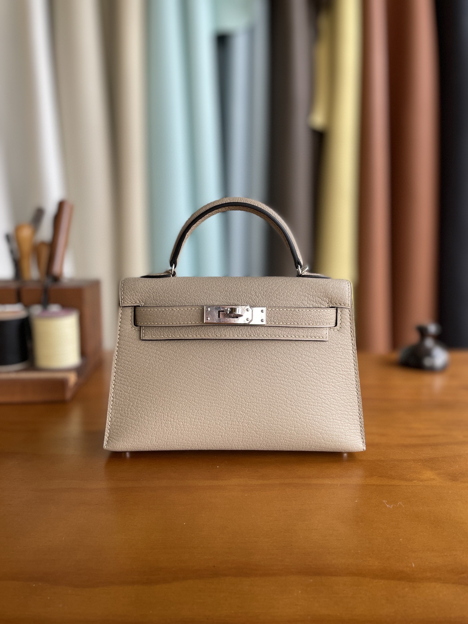 Hermès（爱马仕）mini kelly 迷你凯莉 山羊皮 m8 沥青灰 银扣 19cm
