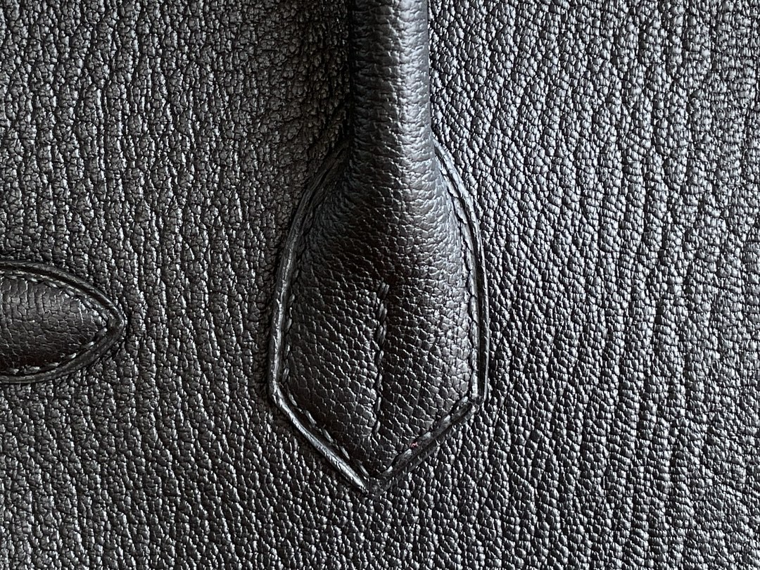 Hermès（爱马仕）Birkin 铂金包 山羊皮 黑色 金扣 30cm