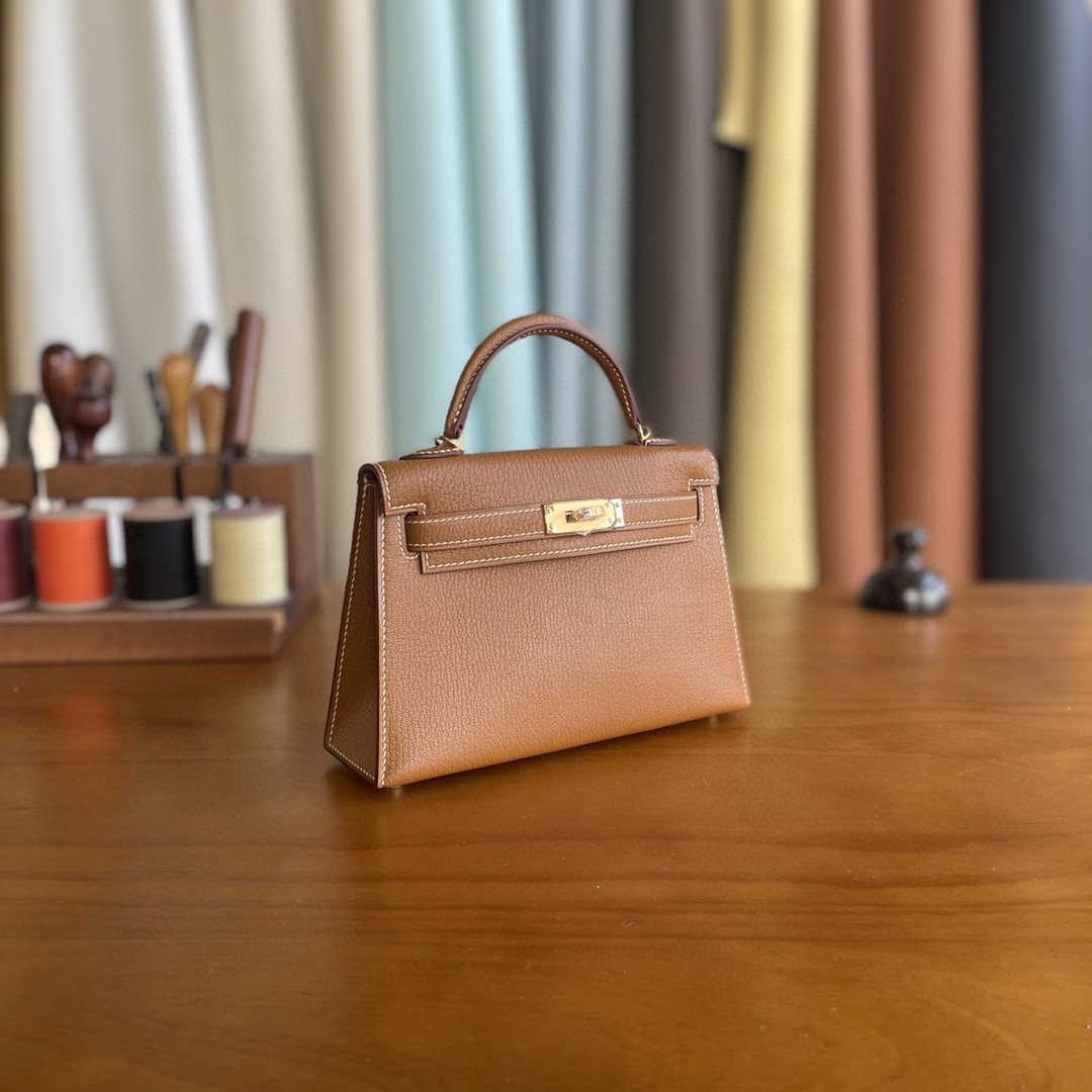Hermès（爱马仕）mini kelly 迷你凯莉 山羊皮 金棕色 金扣 19cm
