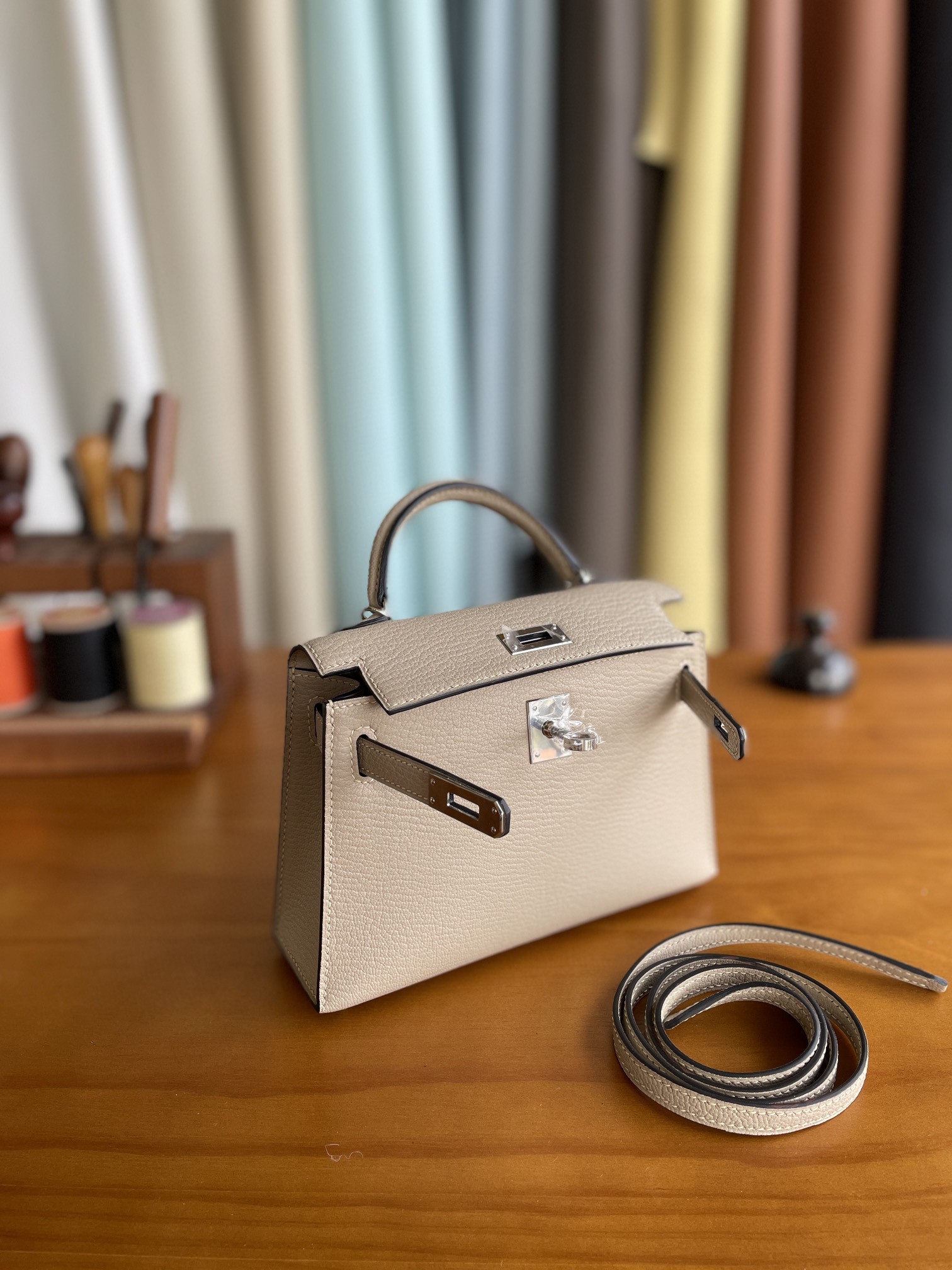 Hermès（爱马仕）mini kelly 迷你凯莉 山羊皮 m8 沥青灰 银扣 19cm