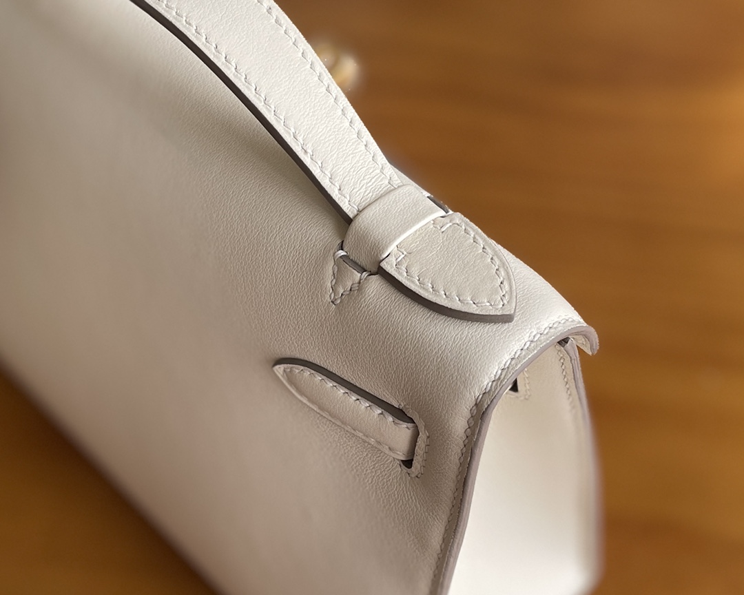 Hermès（爱马仕）mini kelly Pochette Swift皮 奶昔白 金扣 22cm
