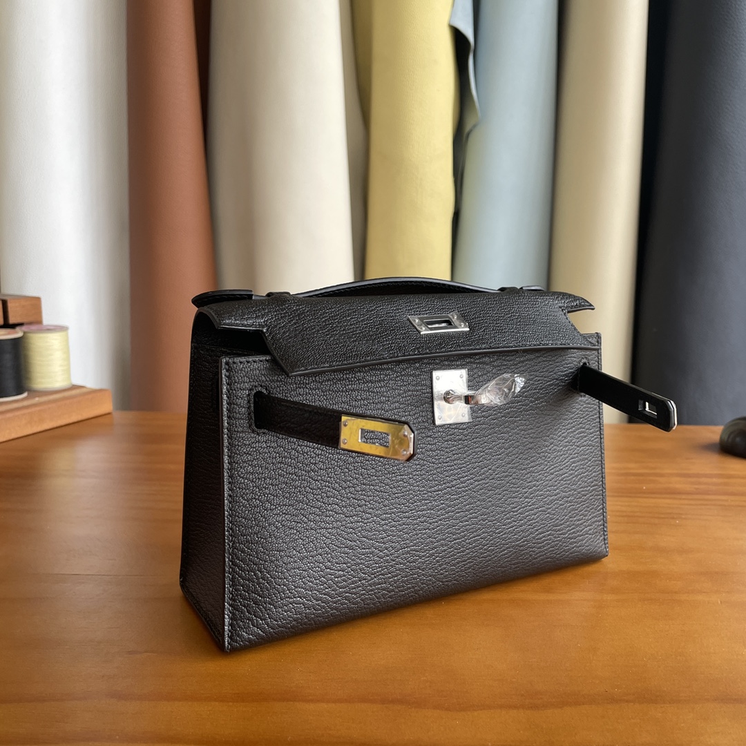 Hermès（爱马仕）mini kelly Pochette 山羊皮 黑色 银扣 22cm
