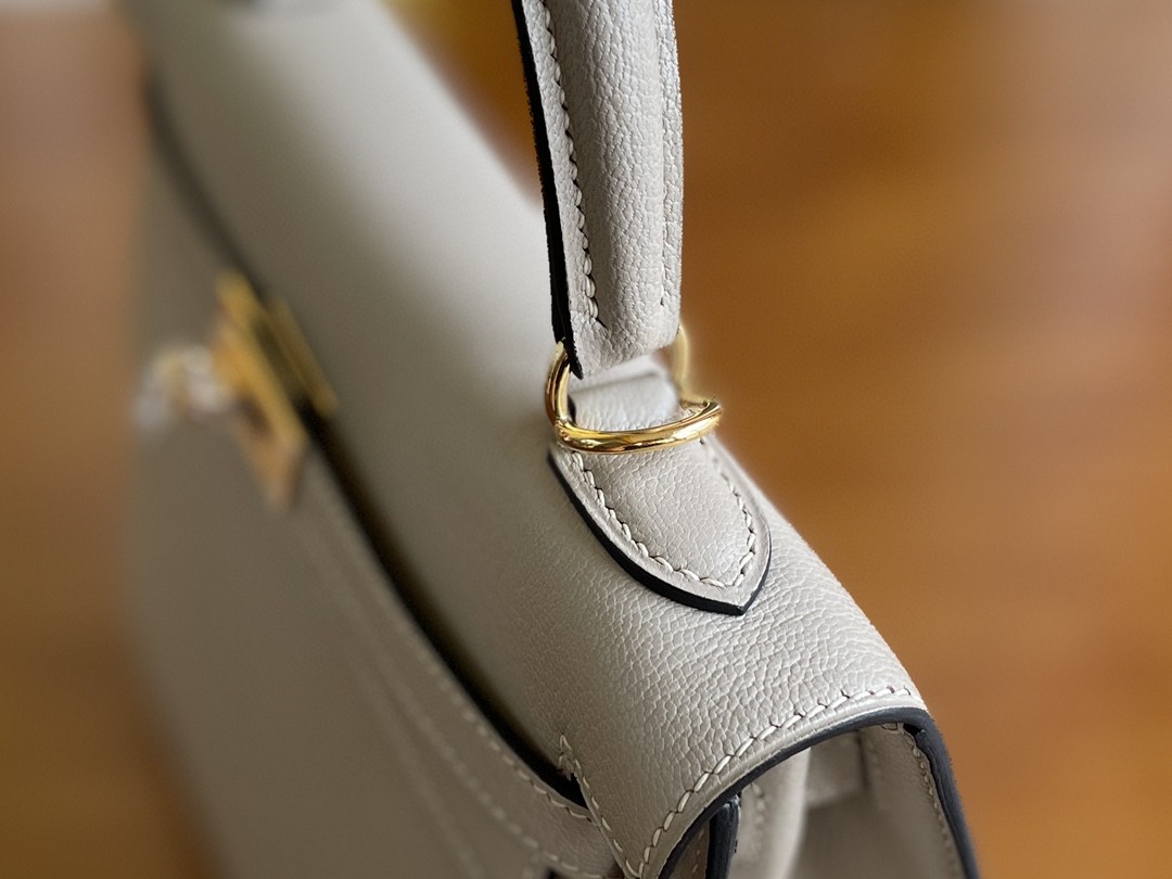 Hermès（爱马仕）Kelly 凯莉包 山羊皮 m8 沥青灰 金扣 25cm