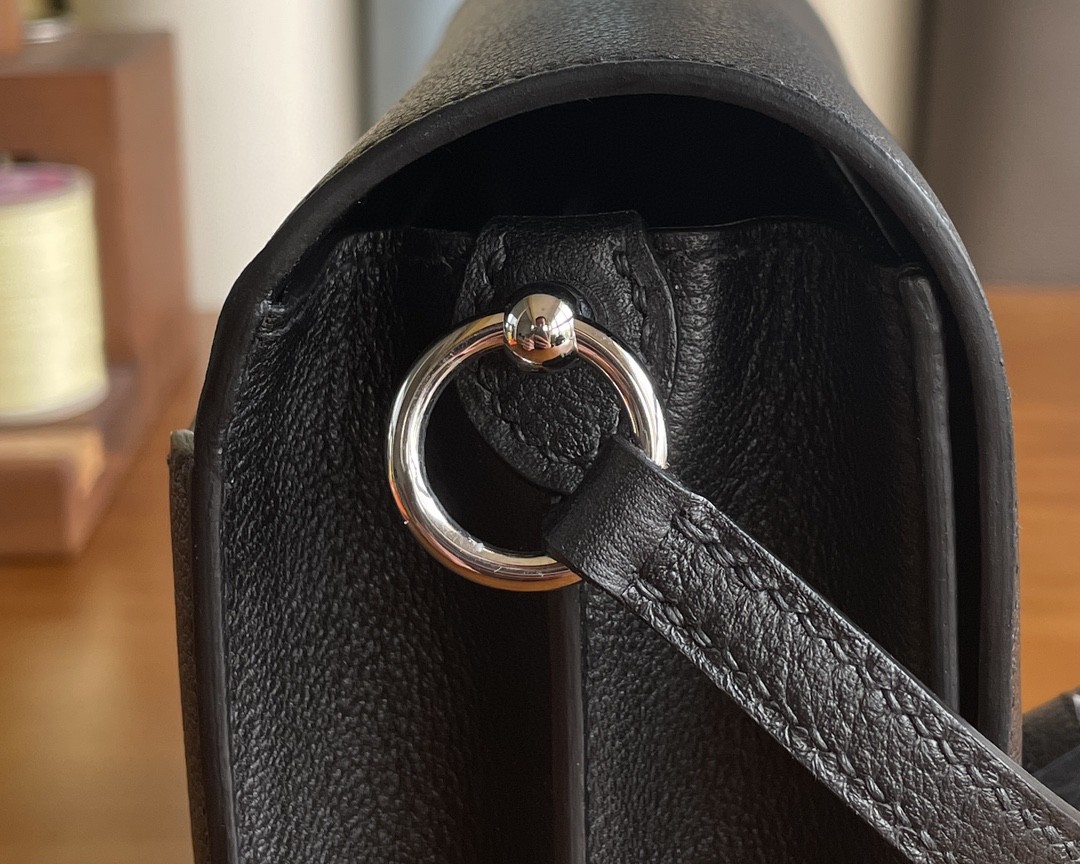 Hermès（爱马仕）Roulis 猪鼻子 evercolor 黑色 银扣 18cm
