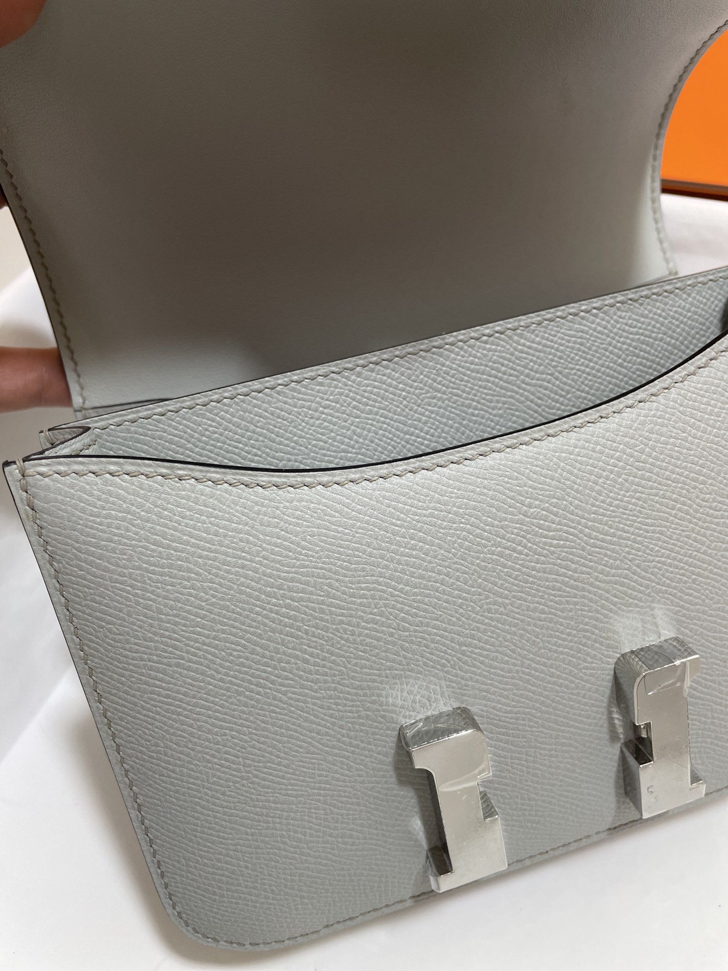 Hermès（爱马仕）Constance 空姐包 Epsom 海鸥灰 银扣 19cm