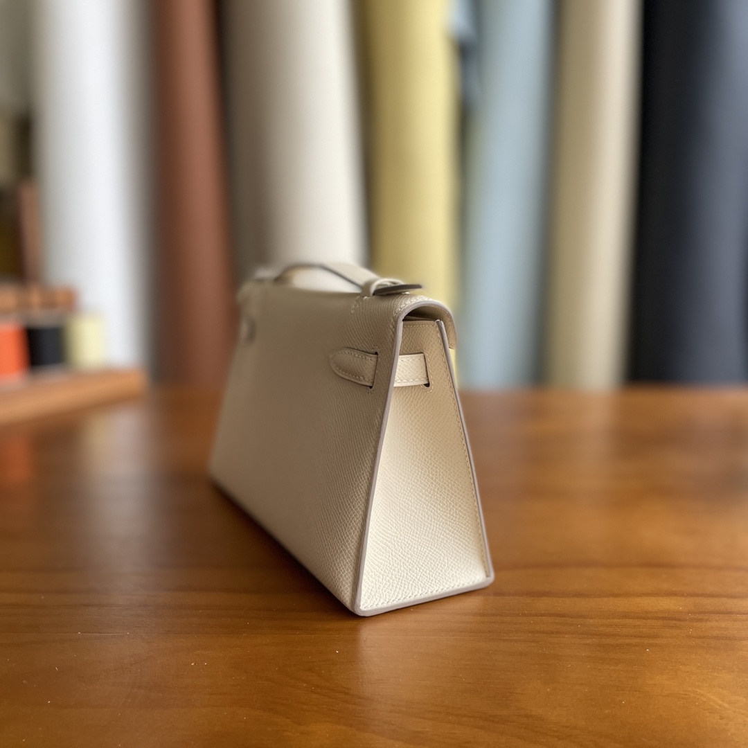 Hermès（爱马仕）mini kelly Pochette Epsom 奶昔白 金扣 22cm