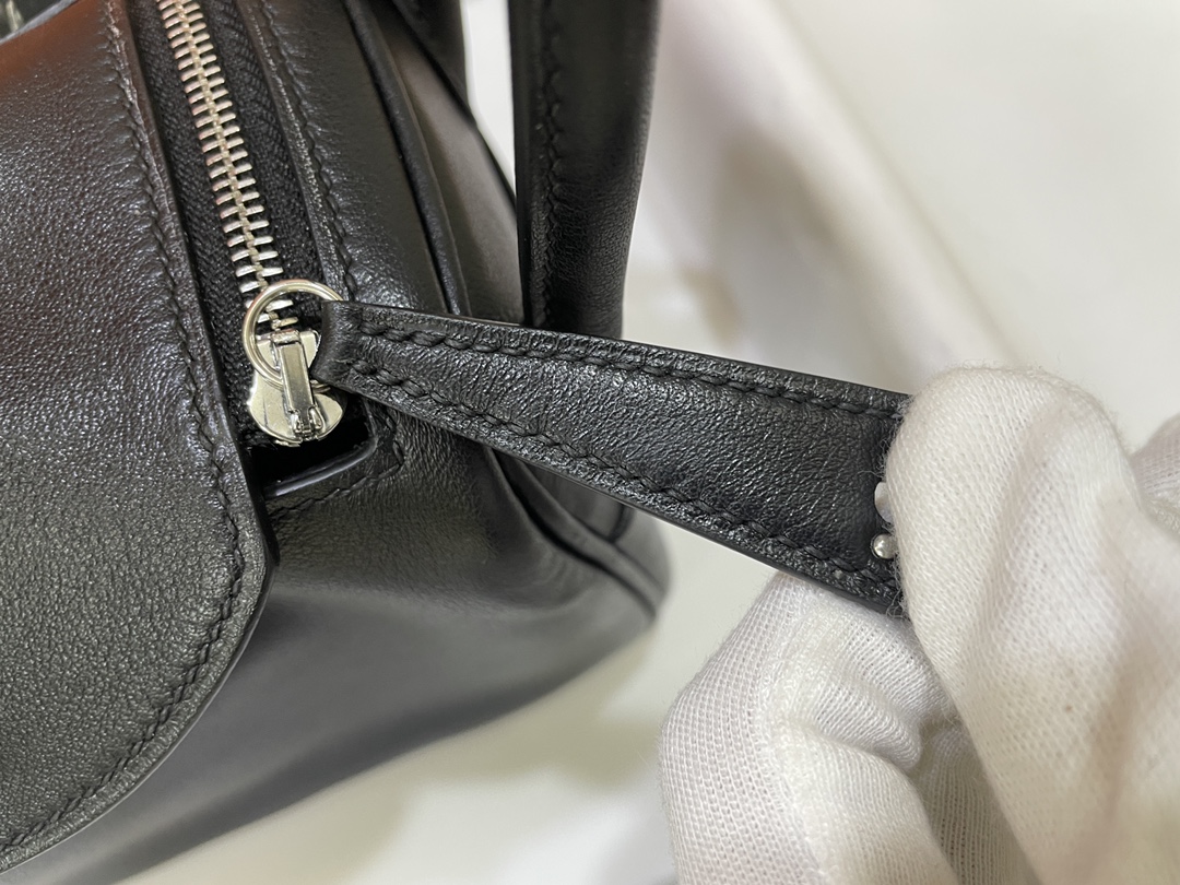 Hermès（爱马仕）Mini lindy 迷你琳迪包 Swift 黑色 银扣 20cm