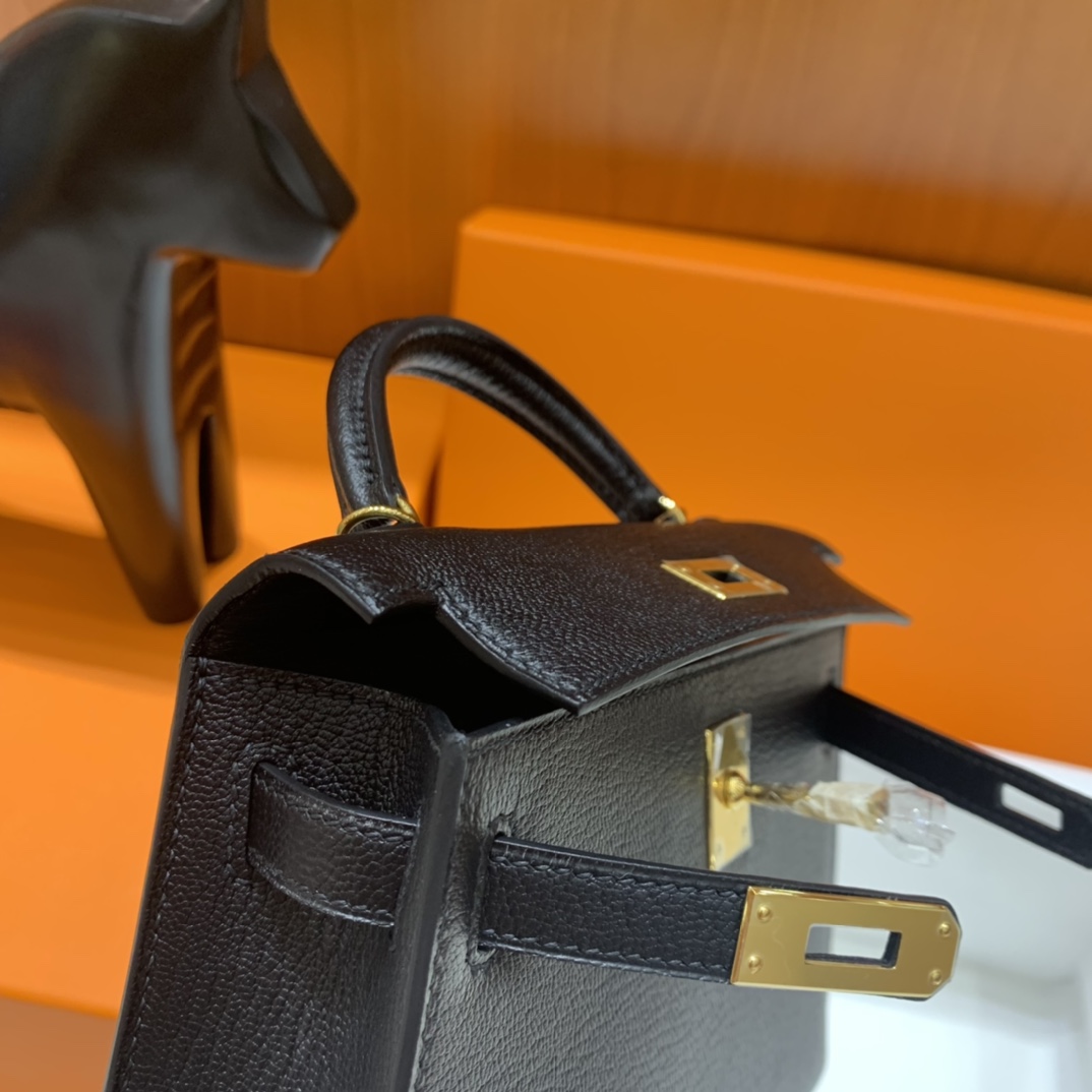 Hermès（爱马仕）Mini Kelly 迷你凯莉 山羊皮 黑色 金扣 19cm