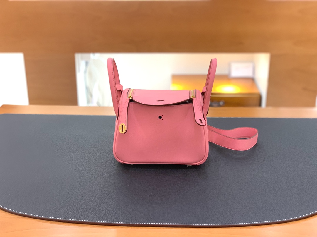 Hermès（爱马仕）Mini lindy 迷你琳迪包 Swift K4 夏日粉 金扣 20cm