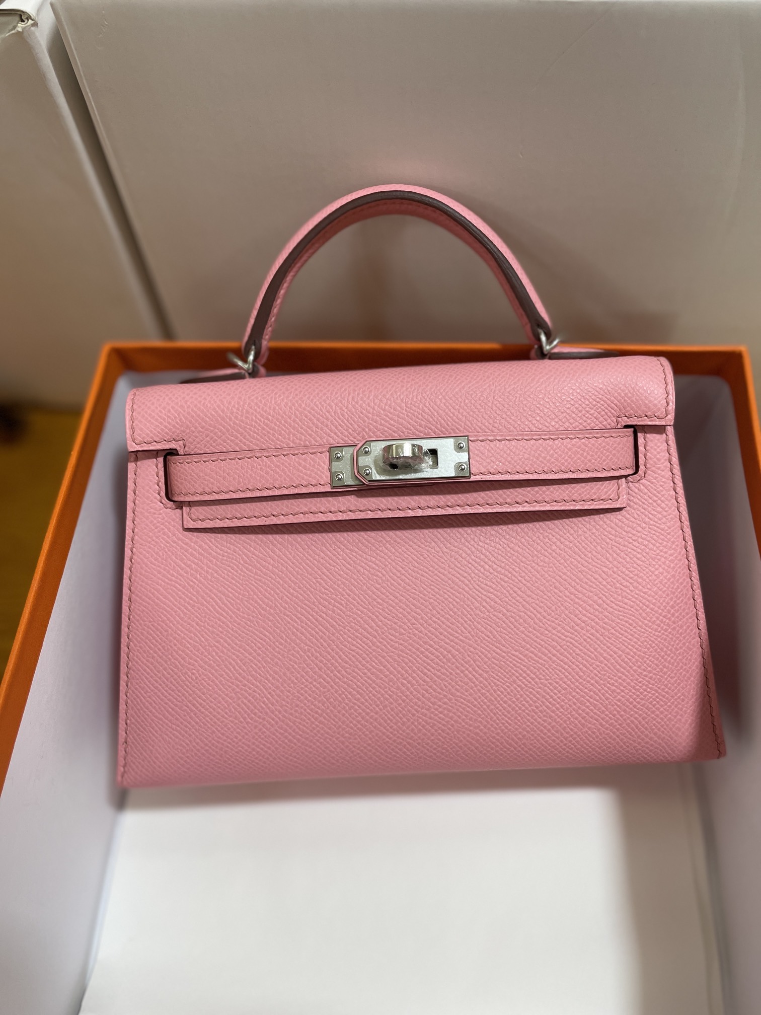 Hermès（爱马仕）mini Kelly 迷你凯莉 Epsom 奶昔粉 银扣 19cm