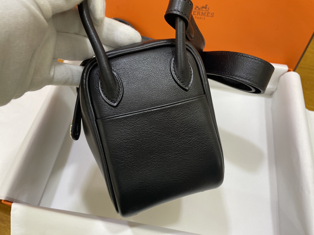 Hermès（爱马仕）Mini lindy 迷你琳迪包 Swift 黑色 银扣 20cm