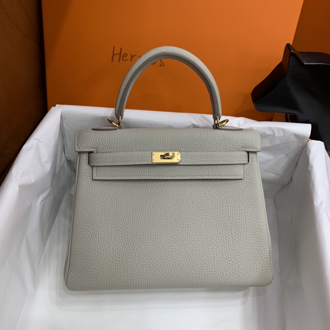 Hermès（爱马仕）Kelly 凯莉包 Togo 珍珠灰 金扣 25cm