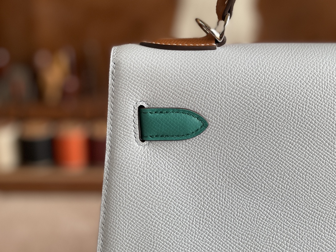 Hermès（爱马仕）Kelly 凯莉包 epsom w0 雾蓝 拼 o6 帝王绿 拼 金棕色 银扣 28cm