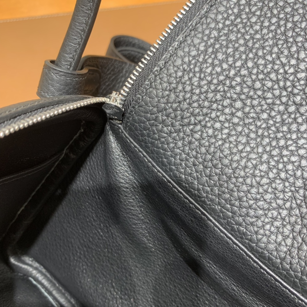 Hermès（爱马仕）Mini lindy 迷你琳迪包 TC皮 黑色 银扣 20cm