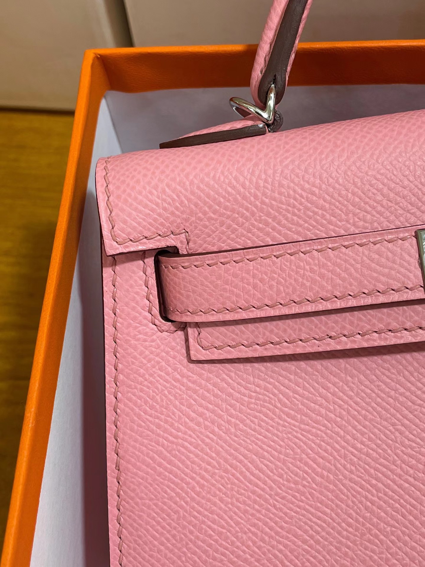 Hermès（爱马仕）mini Kelly 迷你凯莉 Epsom 奶昔粉 银扣 19cm