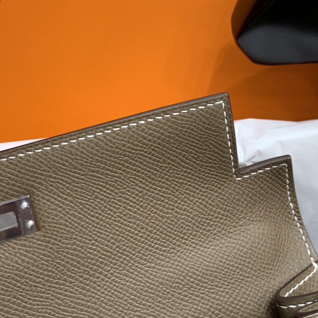 Hermès（爱马仕）Kelly 凯莉包 epsom 大象灰 银扣 25cm