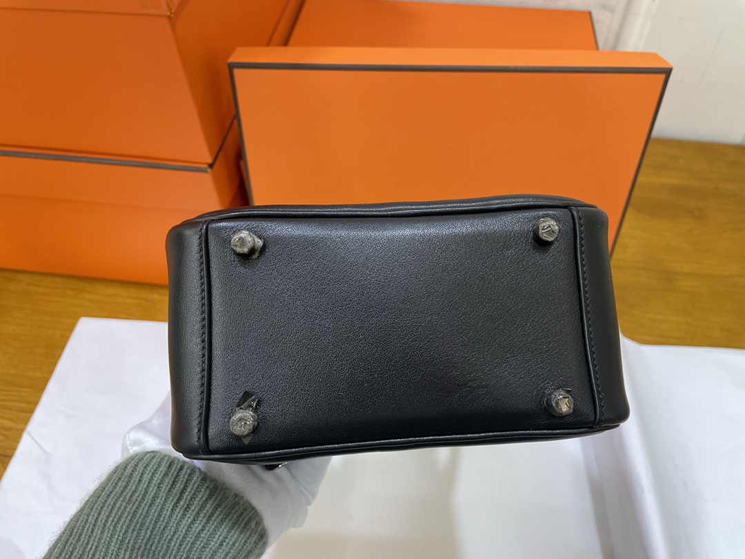 Hermès（爱马仕）Mini lindy 迷你琳迪包 Swift 黑色 银扣 20cm