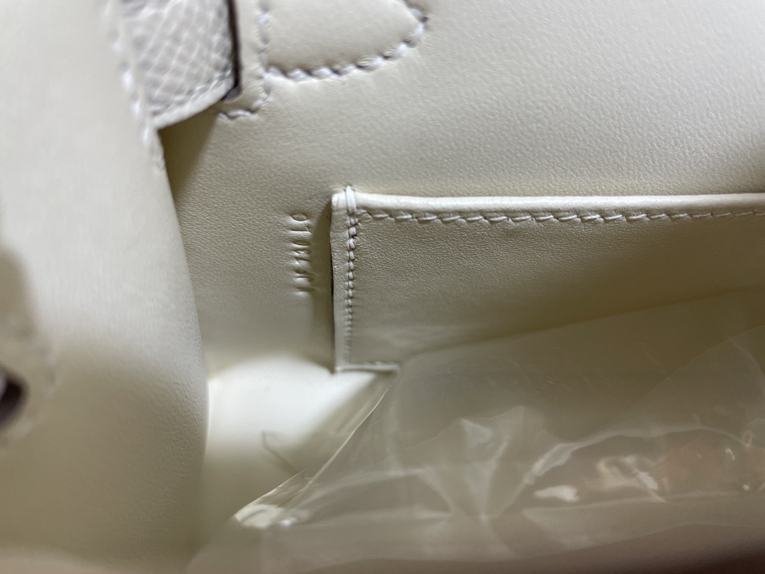 Hermès（爱马仕）mini Kelly 迷你凯莉 Epsom 奶昔白 金扣 19cm