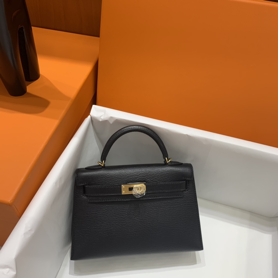 Hermès（爱马仕）Mini Kelly 迷你凯莉 山羊皮 黑色 金扣 19cm