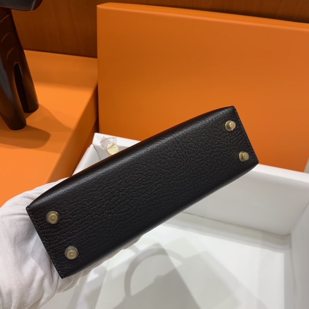 Hermès（爱马仕）Mini Kelly 迷你凯莉 山羊皮 黑色 金扣 19cm
