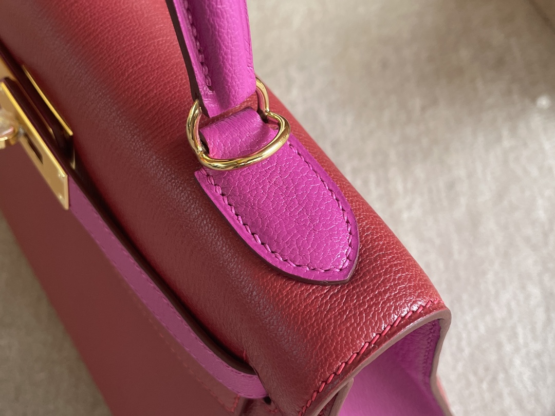 Hermès（爱马仕）Kelly 凯莉包 Chevre 山羊皮 Q5 国旗红 拼 L3 玫瑰紫 金扣 28cm