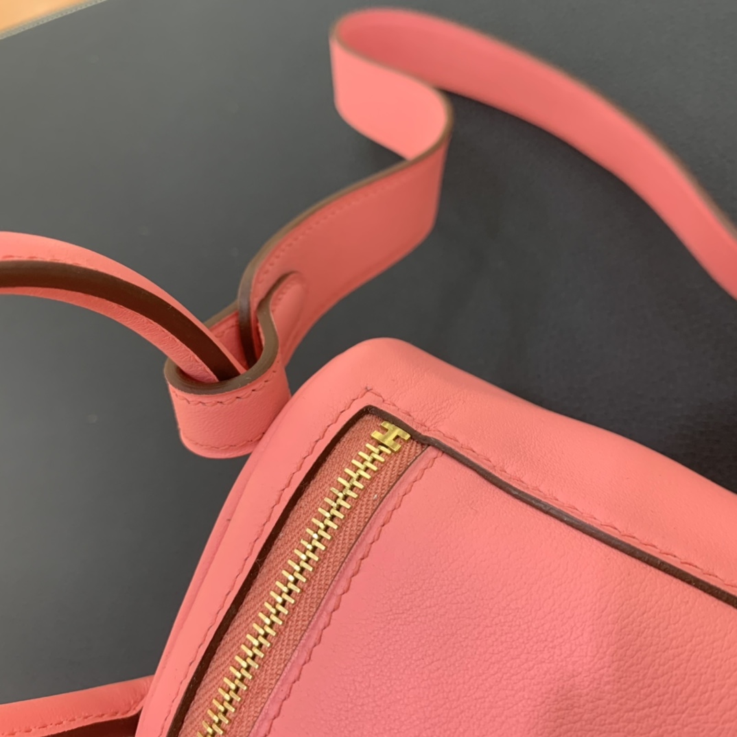 Hermès（爱马仕）Mini lindy 迷你琳迪包 Swift K4 夏日粉 金扣 20cm