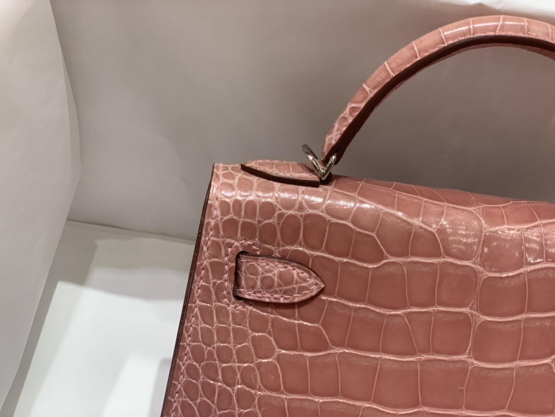 Hermès（爱马仕）Mini Kelly 迷你凯莉 亮面美洲鳄 樱花粉 银扣 19cm