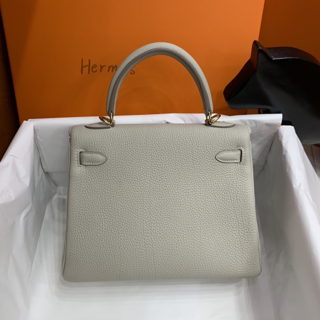 Hermès（爱马仕）Kelly 凯莉包 Togo 珍珠灰 金扣 25cm