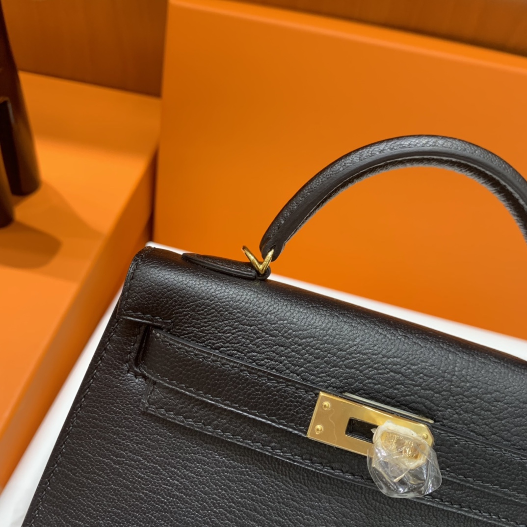 Hermès（爱马仕）Mini Kelly 迷你凯莉 山羊皮 黑色 金扣 19cm