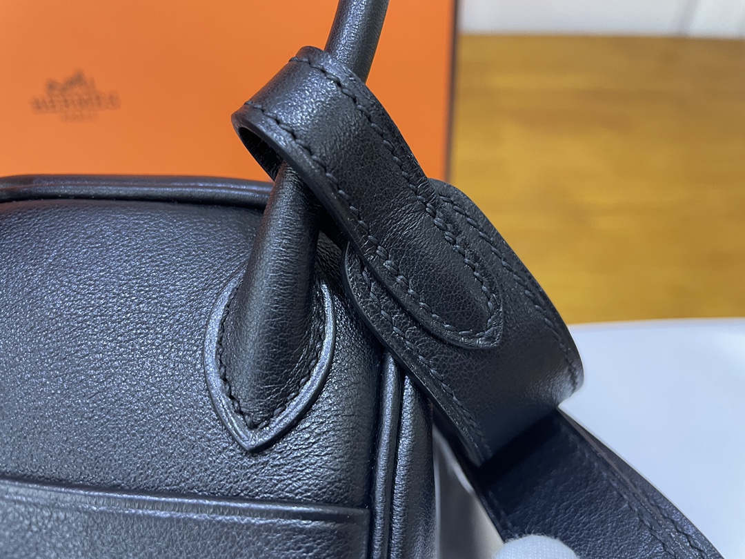 Hermès（爱马仕）Mini lindy 迷你琳迪包 Swift 黑色 银扣 20cm