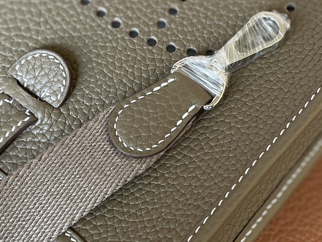 Hermès（爱马仕）Evelyne 伊芙琳 TC 大象灰 银扣 16cm