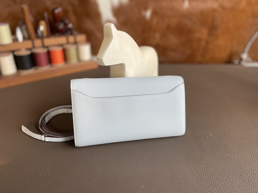 Hermès（爱马仕）constance to go epsom T0 雾蓝色 银扣 20cm