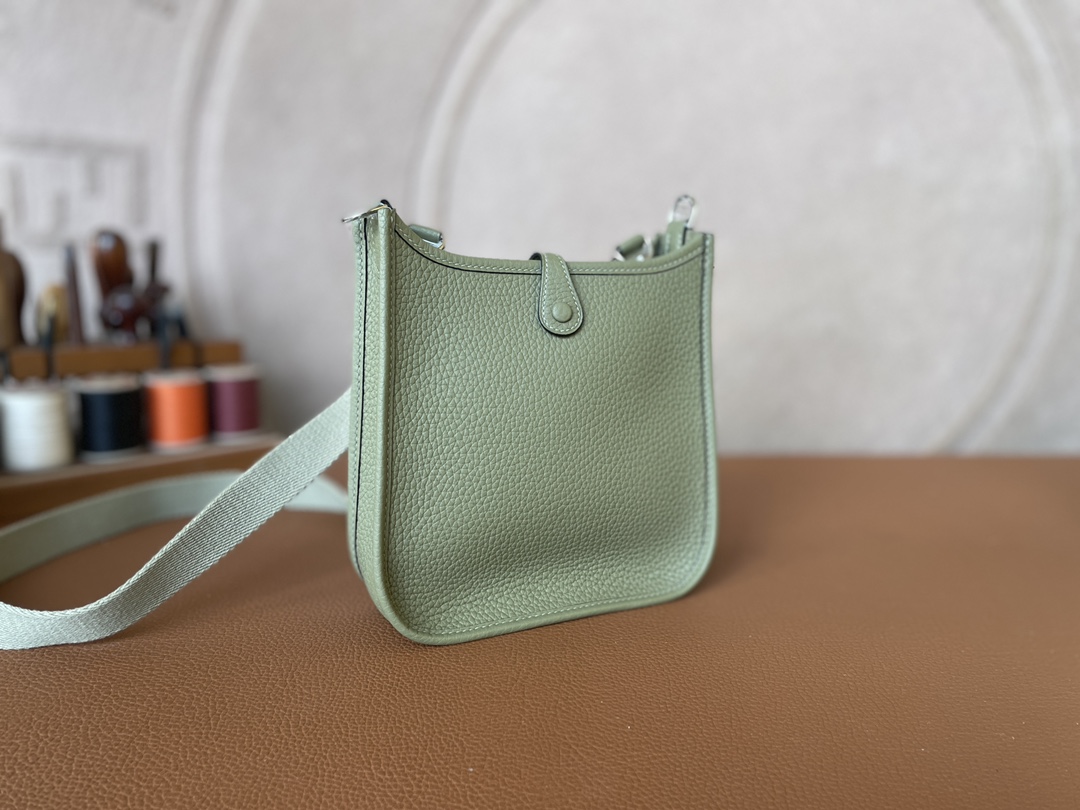 Hermès（爱马仕）Evelyne 伊芙琳 TC Q1 鼠尾草绿 银扣 16cm