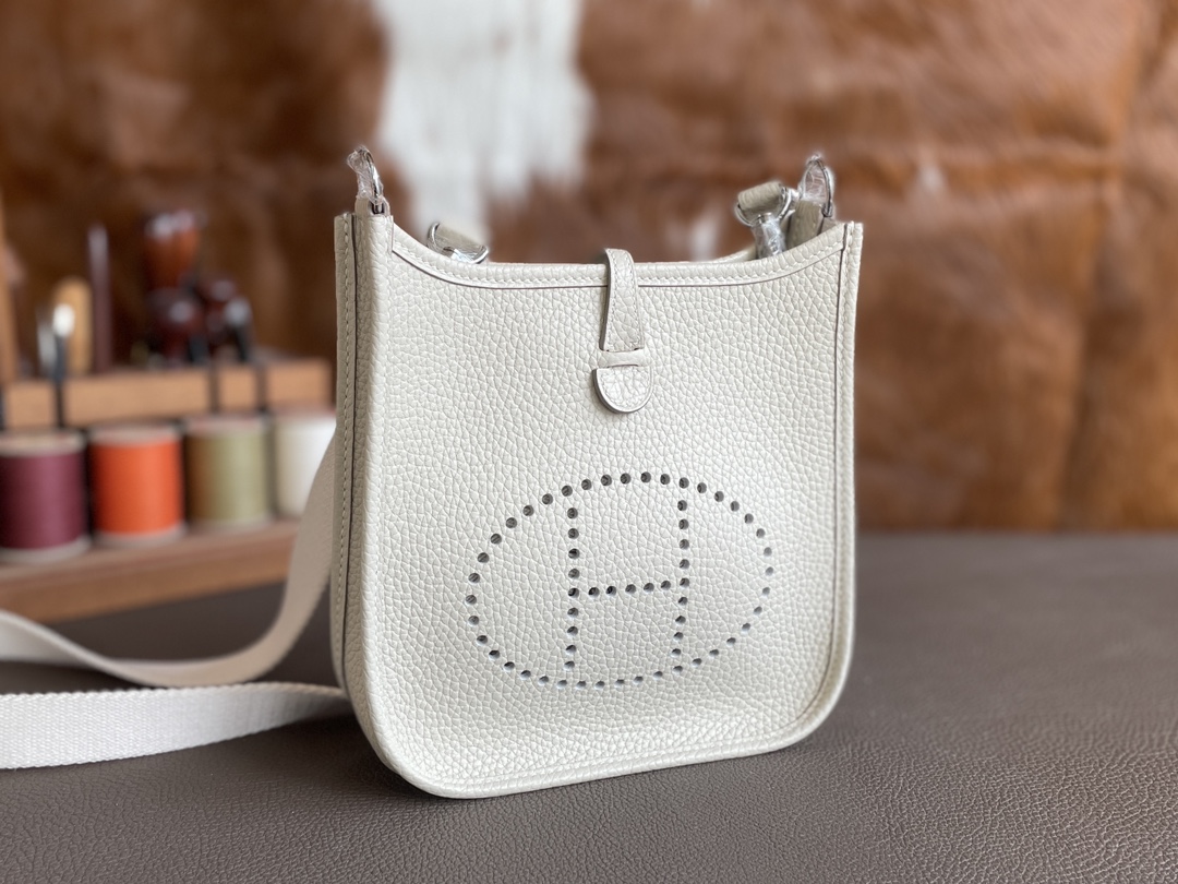 Hermès（爱马仕）Mini  Evelyne 伊芙琳 TC 奶昔白 银扣 16cm