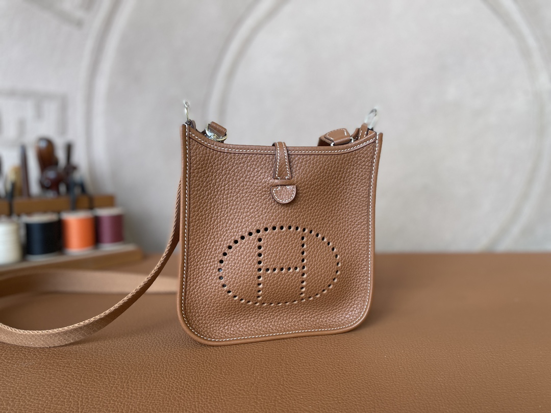 Hermès（爱马仕）Evelyne 伊芙琳 Tc 金棕色 银扣 16cm