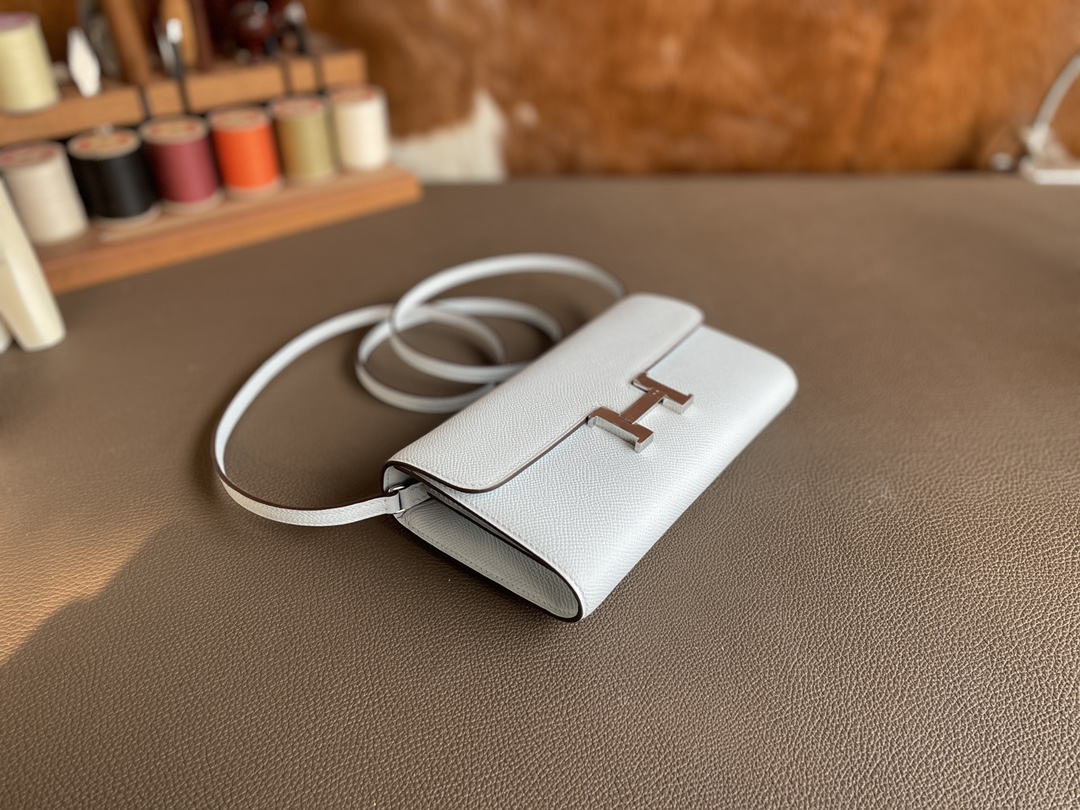 Hermès（爱马仕）constance to go epsom T0 雾蓝色 银扣 20cm
