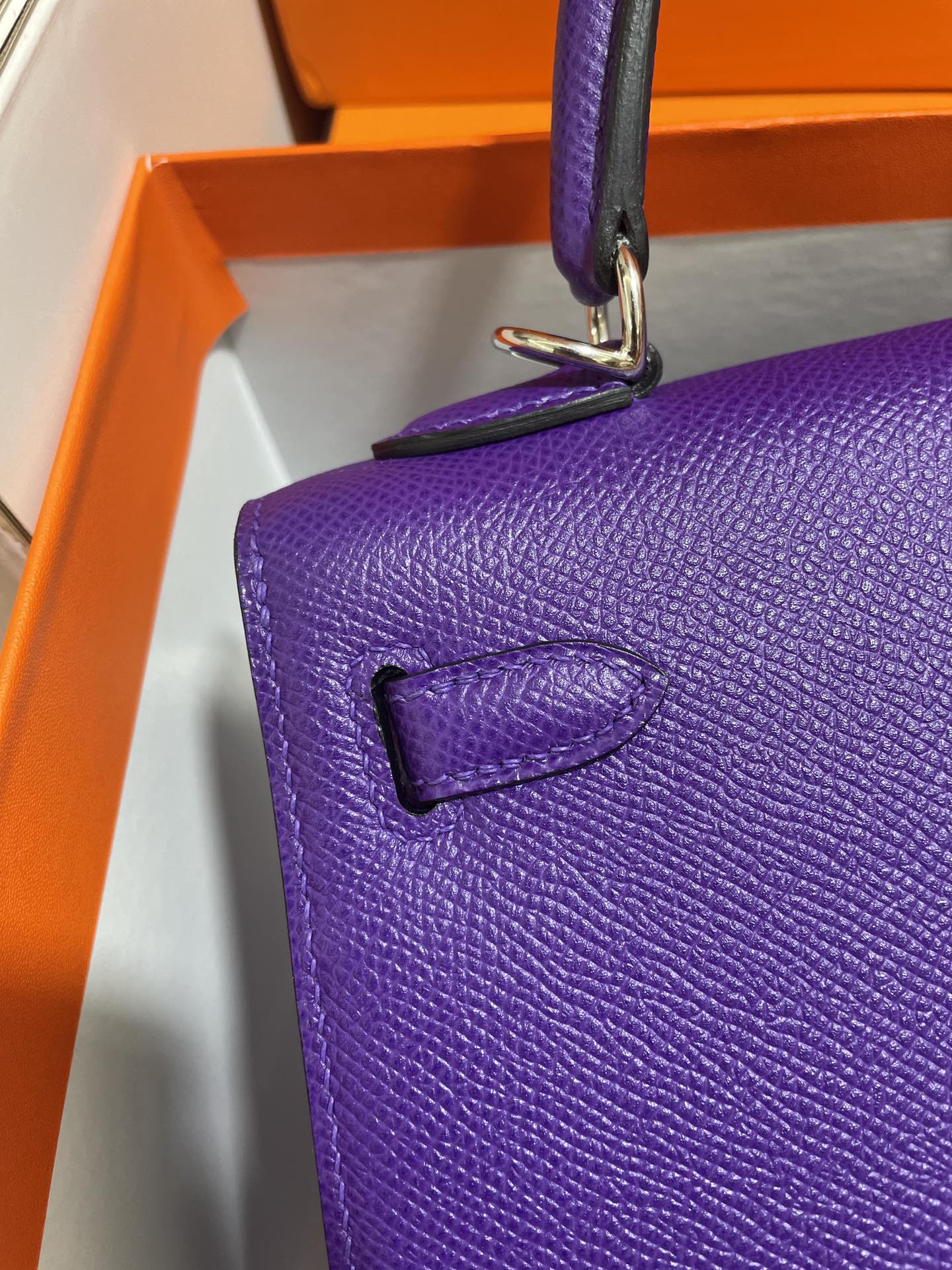 Hermès（爱马仕）Kelly 凯莉包 Epsom 梦幻紫 银扣 25cm