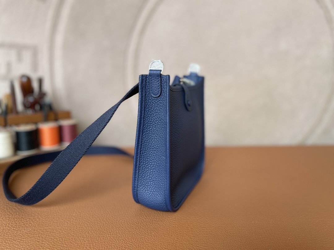 Hermès（爱马仕）Evelyne 伊芙琳 TC 73 宝石蓝 银扣 16cm