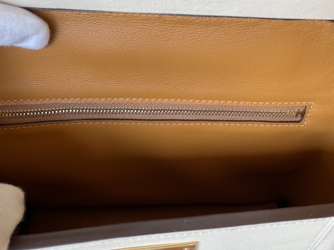 Hermès（爱马仕）Mini kelly 2424 evercolor 奶油白 内拼 芝麻色 金扣 21cm