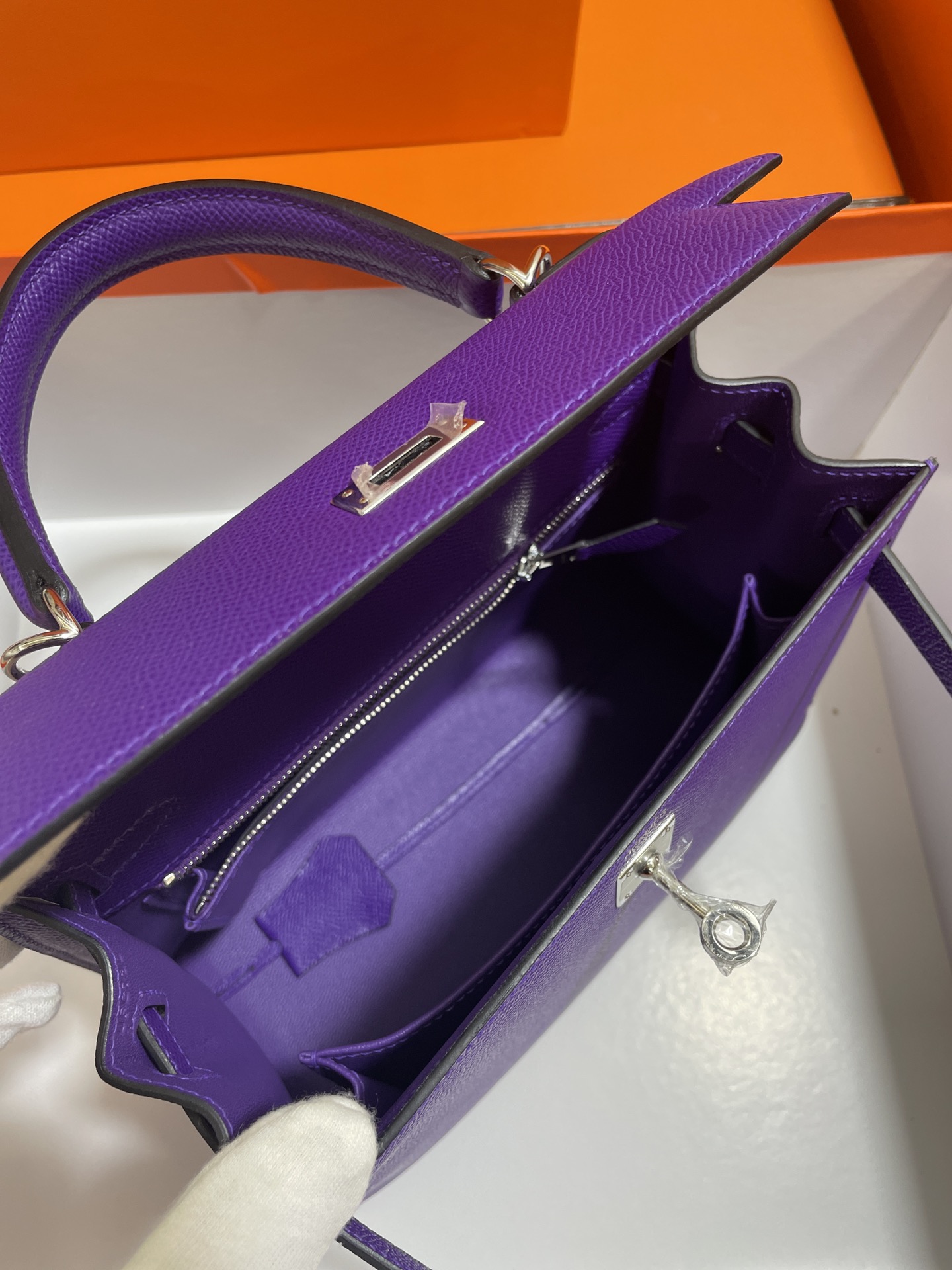 Hermès（爱马仕）Kelly 凯莉包 Epsom 梦幻紫 银扣 25cm