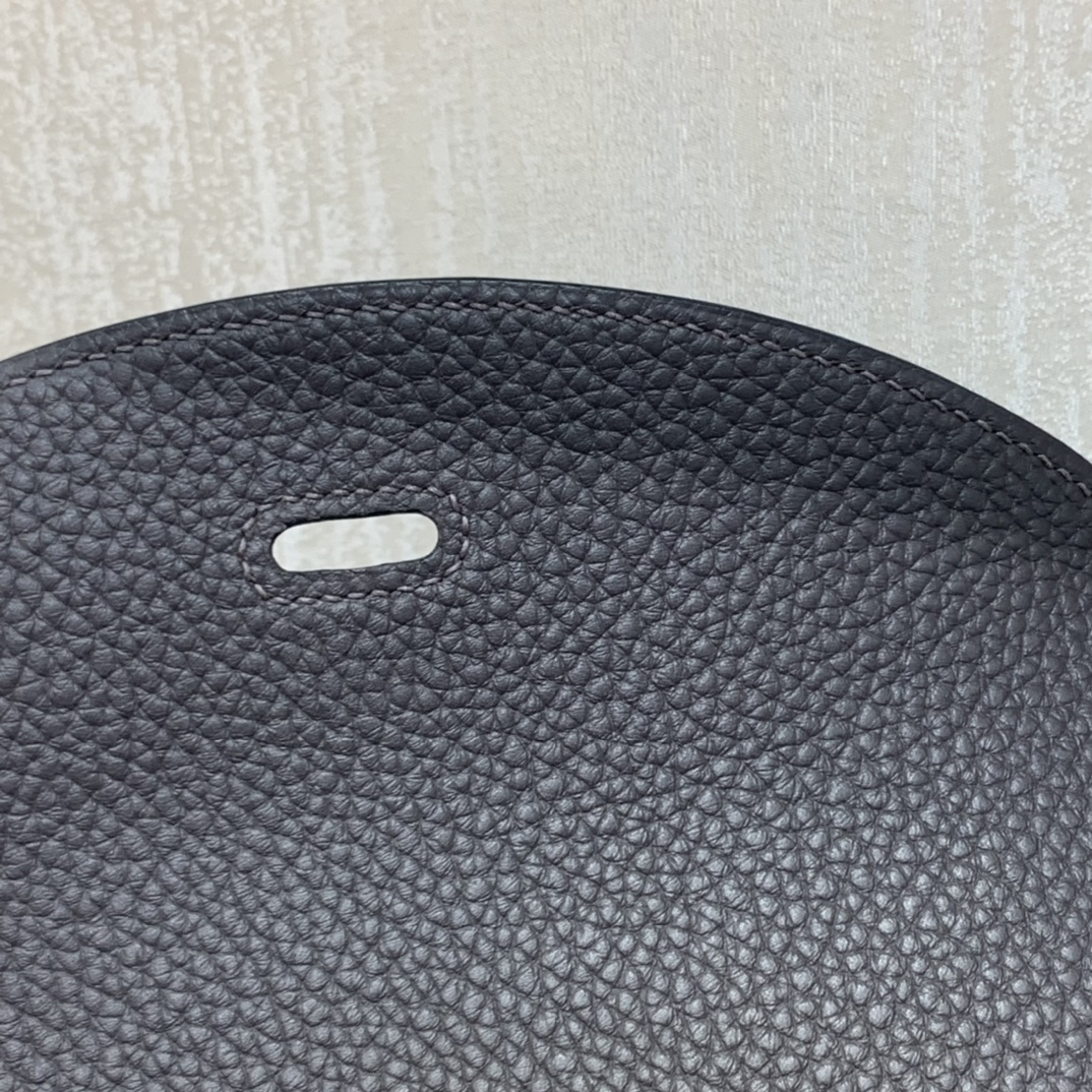 Hermès（爱马仕）Lindy 琳迪包 TC 乌木色 银扣 30cm