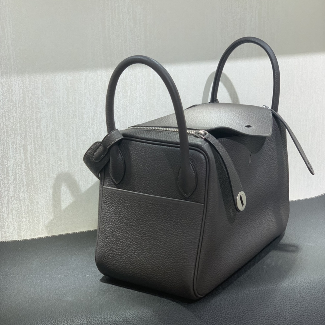 Hermès（爱马仕）Lindy 琳迪包 TC 乌木色 银扣 30cm