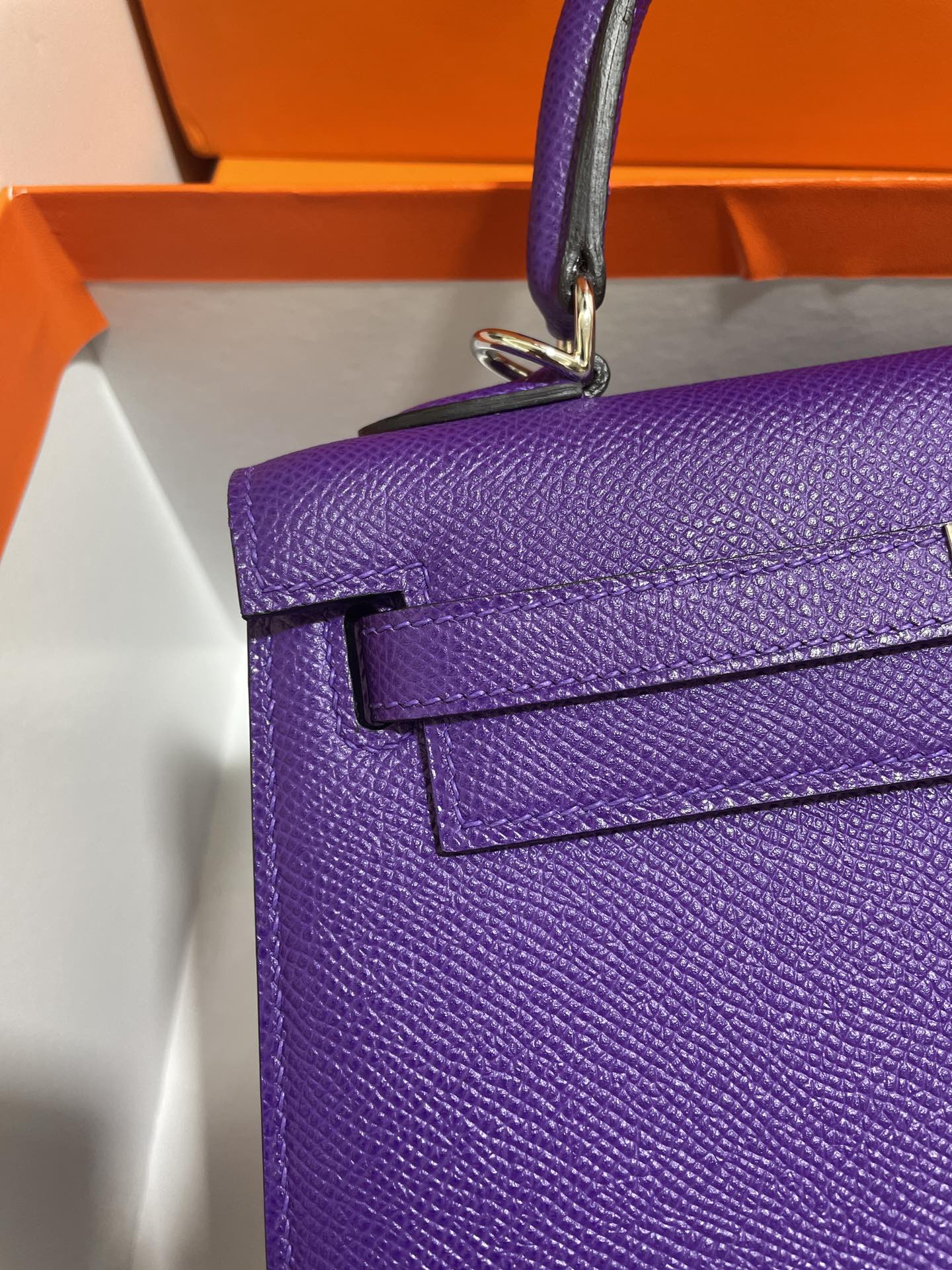 Hermès（爱马仕）Kelly 凯莉包 Epsom 梦幻紫 银扣 25cm