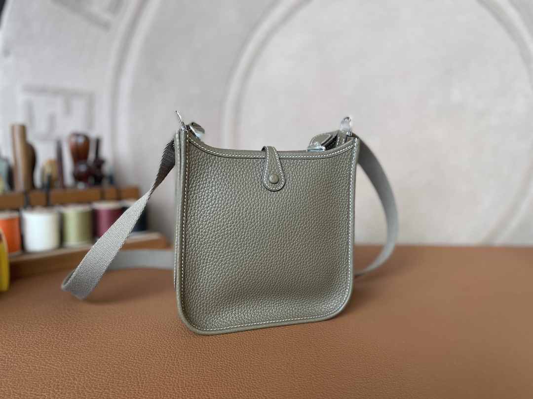Hermès（爱马仕）Evelyne 伊芙琳 TC 大象灰 银扣 16cm