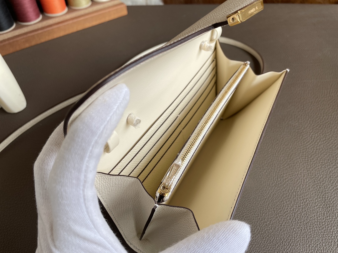 Hermès（爱马仕）constance to go epsom 奶油白 金扣 20cm