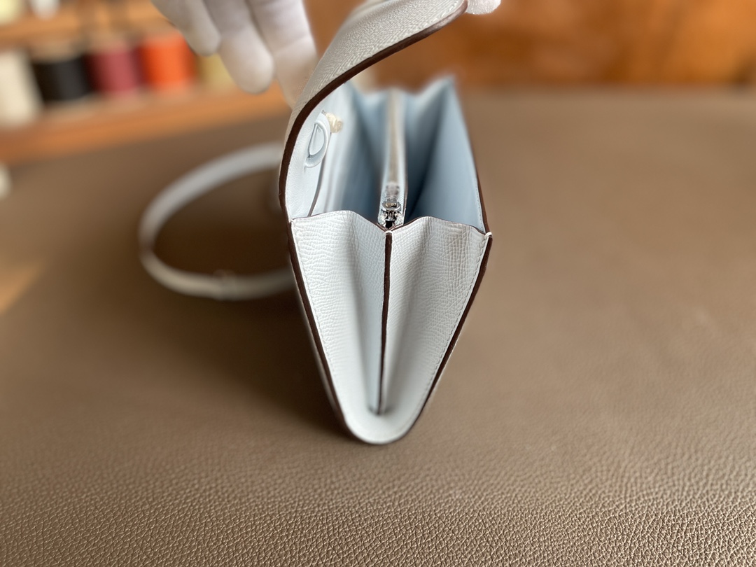 Hermès（爱马仕）constance to go epsom T0 雾蓝色 银扣 20cm