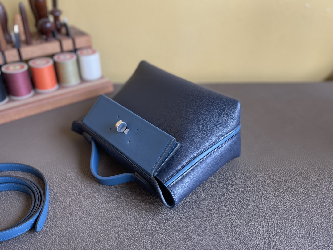 Hermès（爱马仕）Mini kelly 2424 evercolor 午夜蓝 拼 海军蓝 银扣 21cm