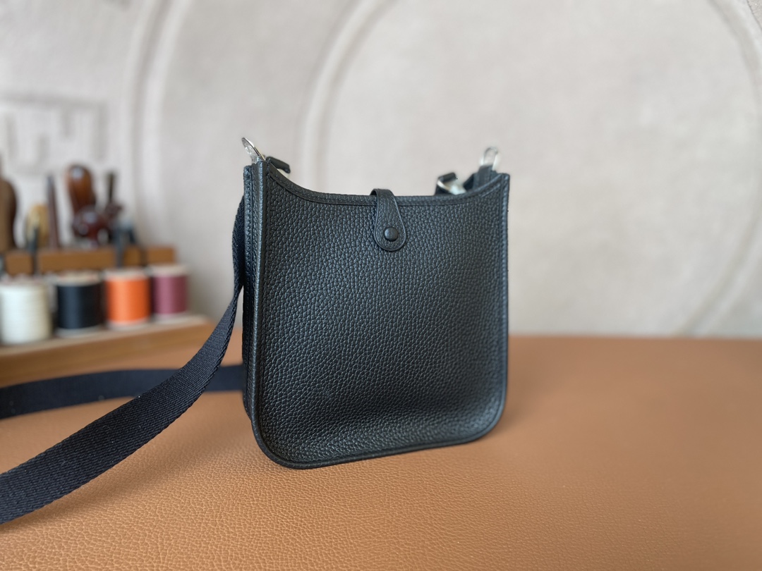 Hermès（爱马仕）Evelyne 伊芙琳 Tc 黑色 银扣 16cm